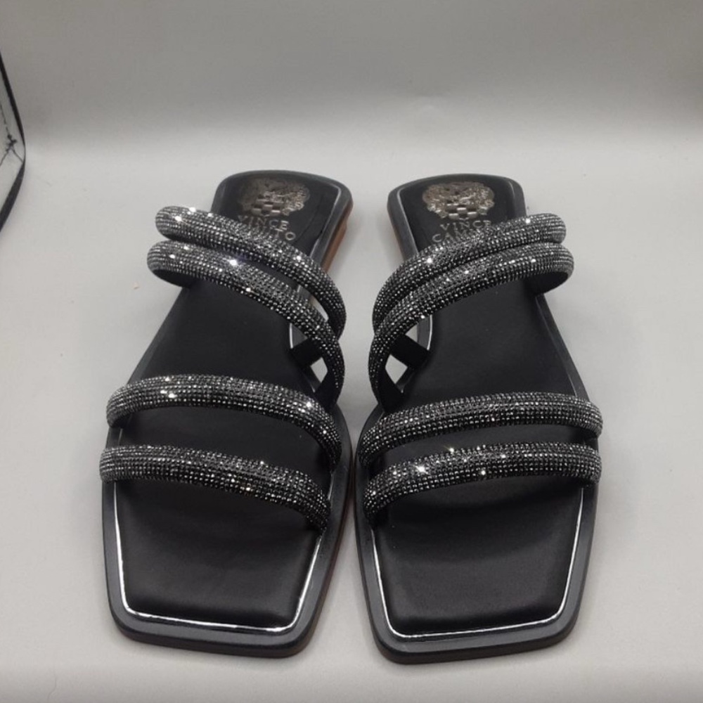 NWT Vince Camuto Peyomi Sandal